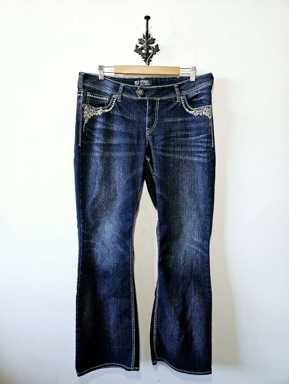 Silver Tuesday Bootcut Jeans Size 16 x 32" Embroidered Pockets